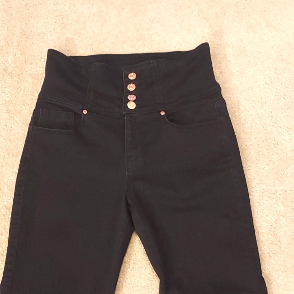 GUESS BLACK JEANS